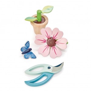 Pot de fleur et papillon avec secateur Pot de fleur et papillon avec secateur