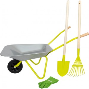 Brouette avec outils de jardin